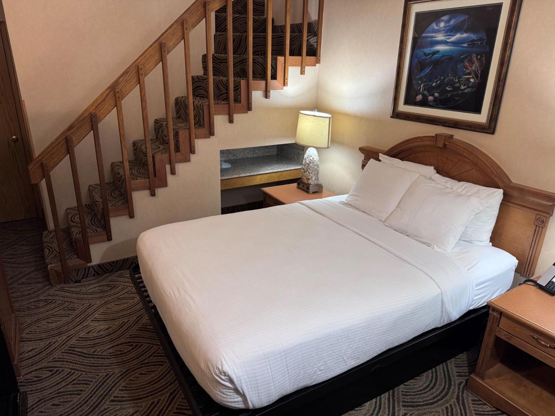 Promenade Inn & Suites Oceanfront Сисайд Экстерьер фото