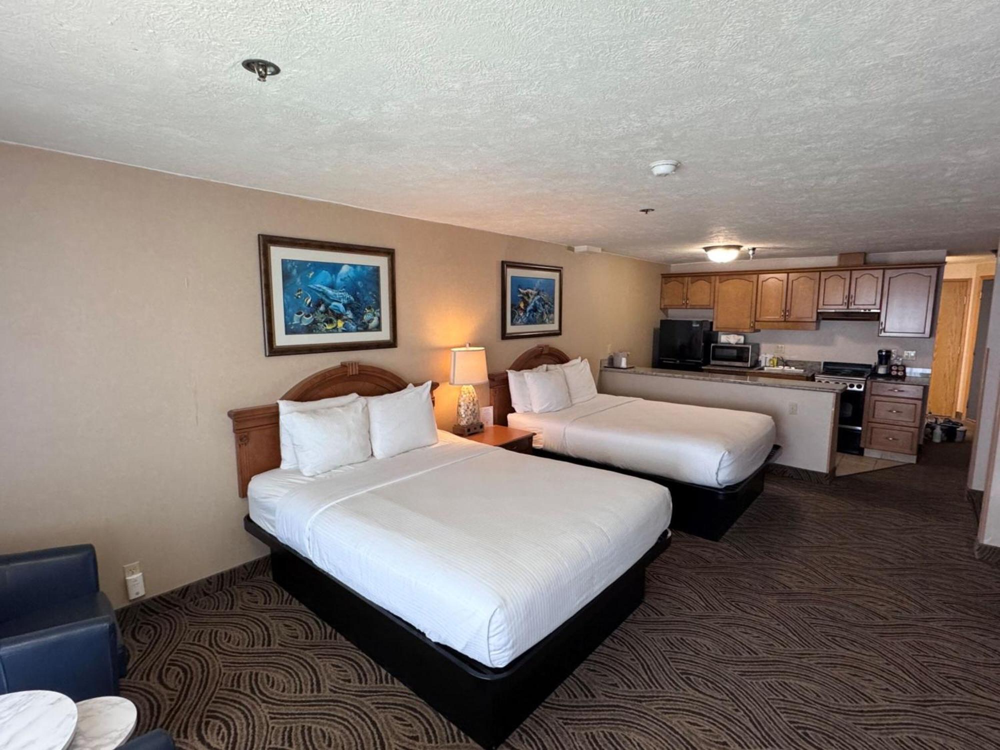 Promenade Inn & Suites Oceanfront Сисайд Экстерьер фото