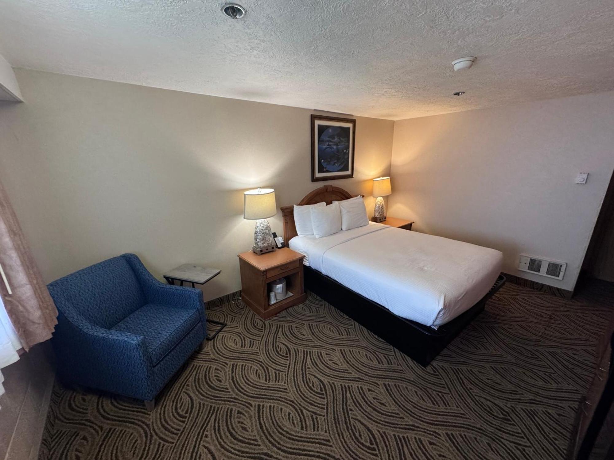 Promenade Inn & Suites Oceanfront Сисайд Экстерьер фото
