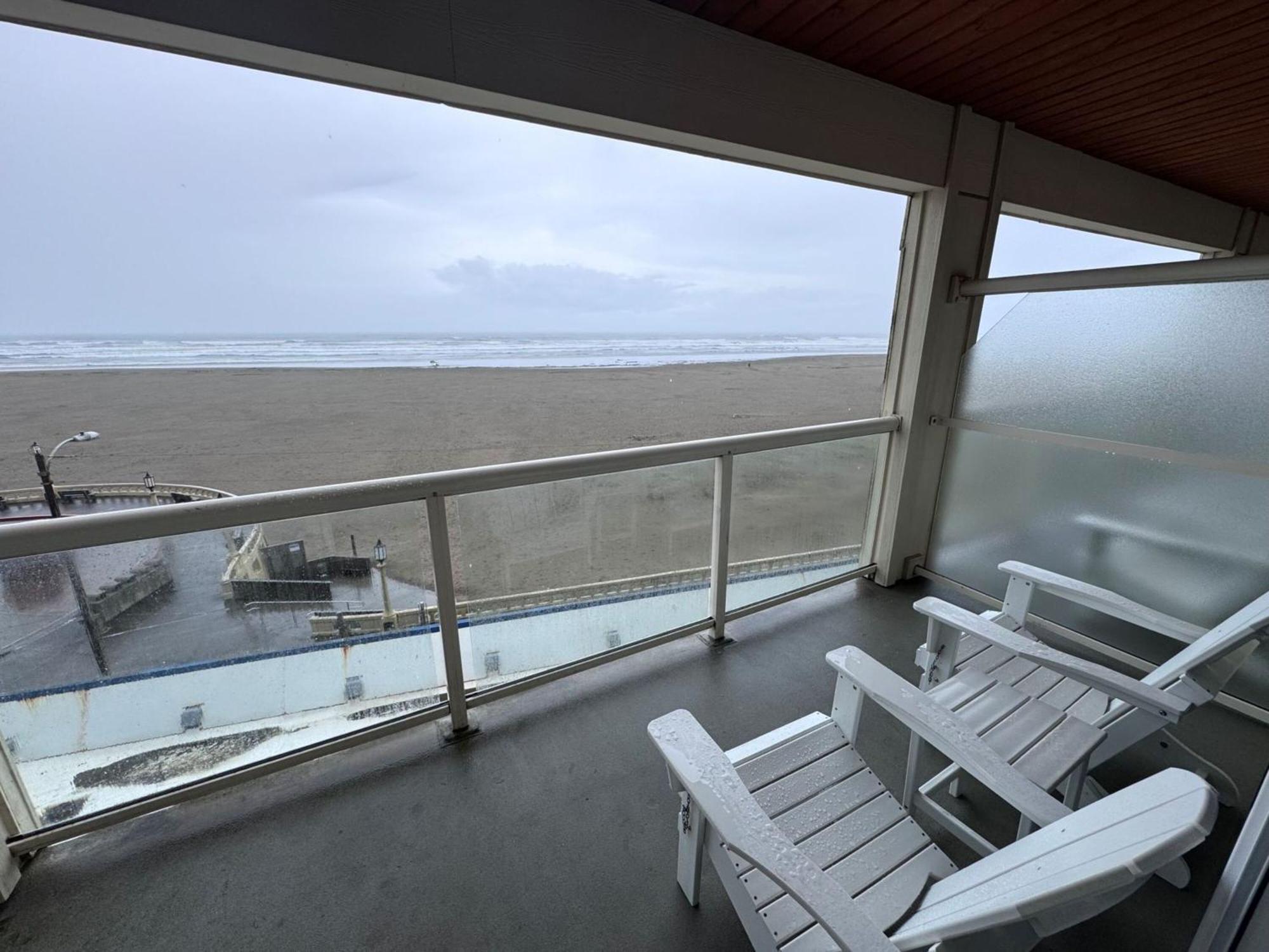 Promenade Inn & Suites Oceanfront Сисайд Экстерьер фото