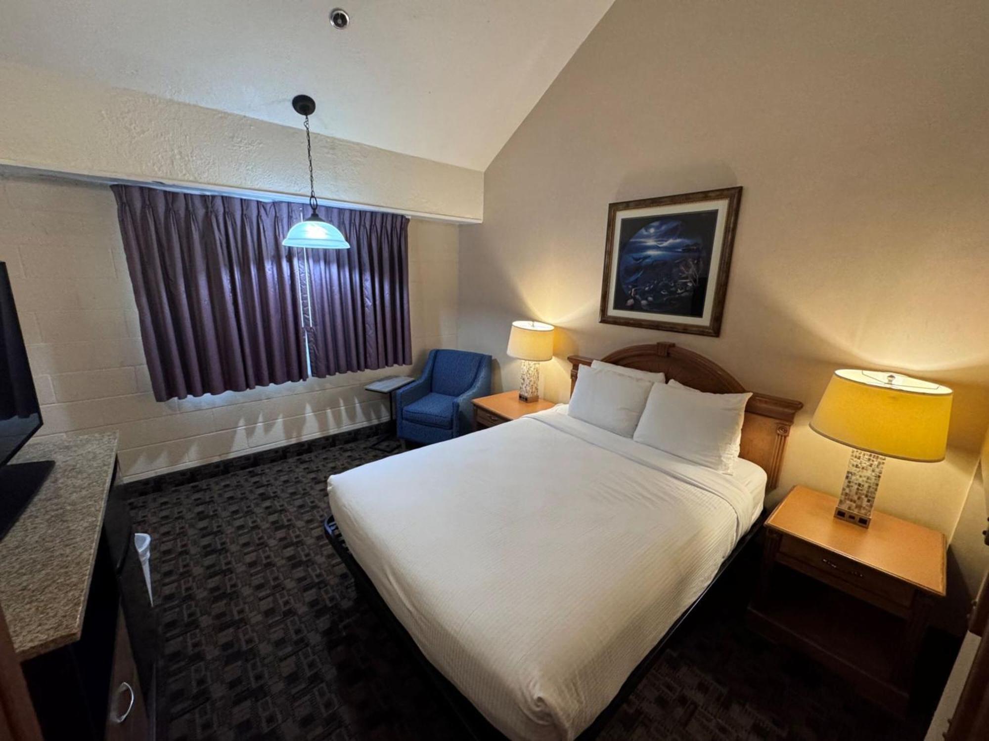 Promenade Inn & Suites Oceanfront Сисайд Экстерьер фото